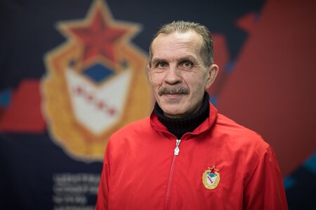 001 титул Помогаев